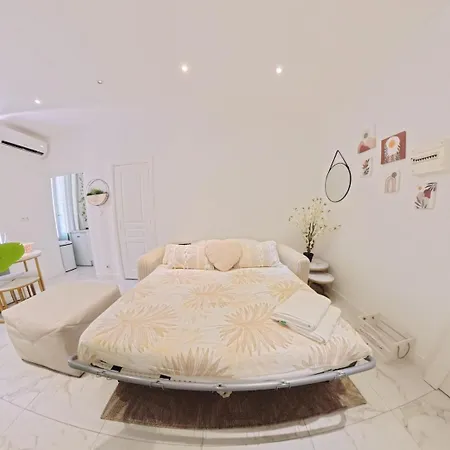 Beautiful Refurbished Air Conditioned Heart Of Lejlighed